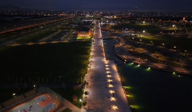 Recep Tayyip Erdoğan Millet Bahçesi'ne ışıklandırma yapıldı