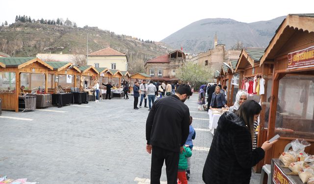 Talas'ta Maharetli Eller Kadın Üretici Pazarı açıldı