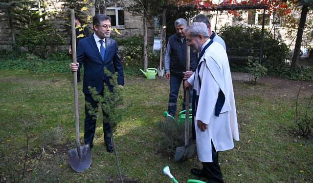 Tarım ve Orman Bakanı Yumaklı'dan vatandaşlara 'ağaçlandırma seferberliği' çağrısı: