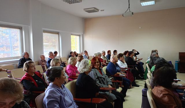 Tazelenme Üniversitesi 6 yılda 60 yaş üzeri 125 mezun verdi