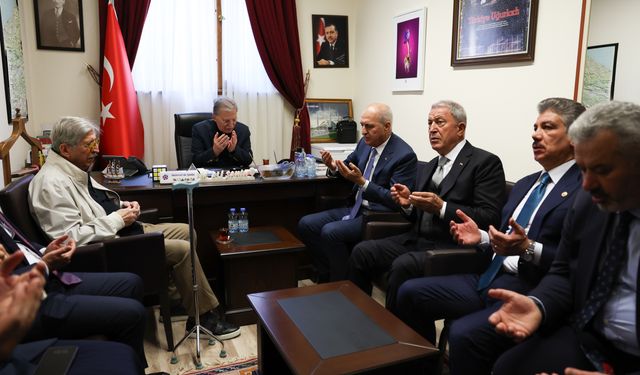 TBMM Başkanı Kurtulmuş'tan Cumhurbaşkanlığı YİK üyesi Mehmet Ali Şahin'e taziye ziyareti