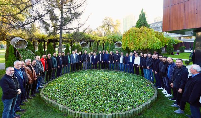 Yeraltı Çarşısı Yardımlaşma ve Dayanışma Derneği yönetiminden Başkan Büyükkılıç'a ziyaret