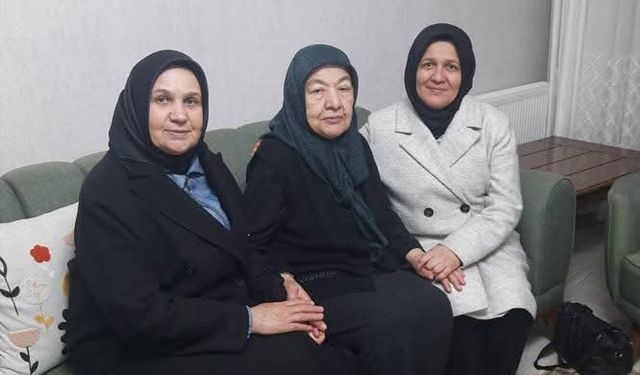 AK Parti Kadın Kolları MKYK Üyesi Yılmaz, Kıbrıs gazisi Tuna'nın ailesini ziyaret etti