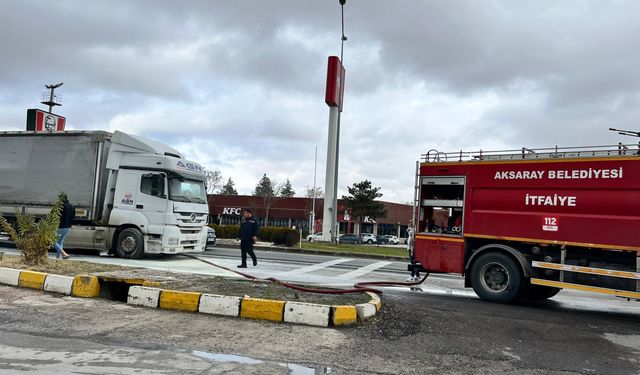 Aksaray'da seyir halindeki tırda çıkan yangın söndürüldü