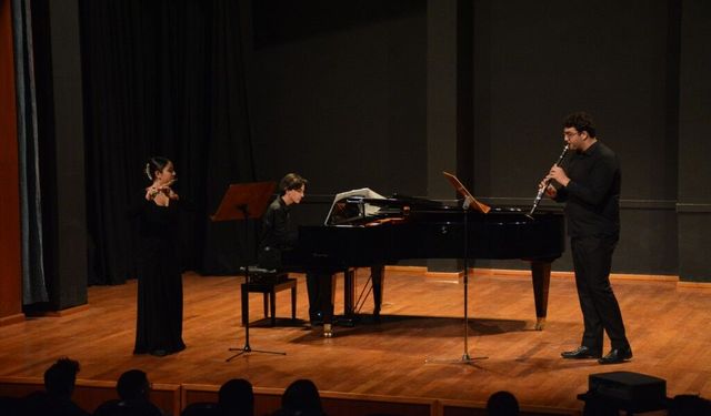 Anadolu Üniversitesi Devlet Konservatuvarı öğrencilerinden 'yeni yıl' konseri