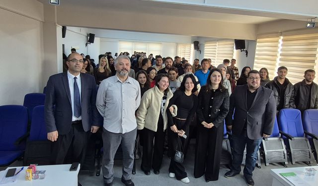 Bahşılı'da 'İnsan Hakları' konulu panel düzenlendi