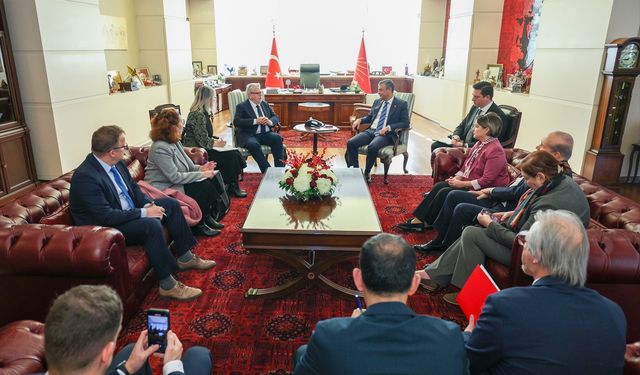 CHP Genel Başkanı Özel, AP Türkiye Raportörü Amor ile görüştü