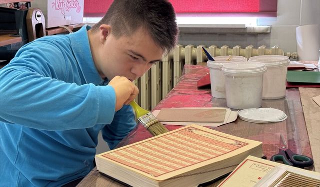 Down sendromlu Harun Efe, yetenekleriyle öğretmenlerinin gururu oldu