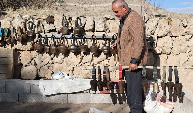 Eski çobanın sıra dışı çan koleksiyonu