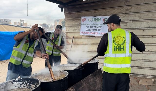 İHH Nevşehir İnsani Yardım Derneği, Gazze'de sıcak yemek dağıttı