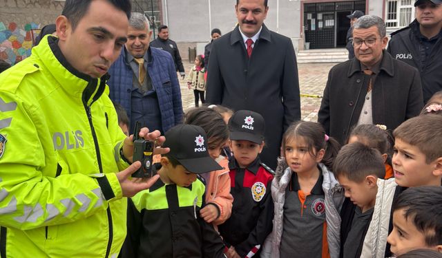 Karakeçili'de öğrencilere trafik eğitimi verildi
