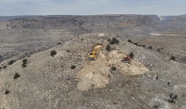 Karaman'da iş makineleriyle kaçak kazı yapan 14 şüpheli yakalandı