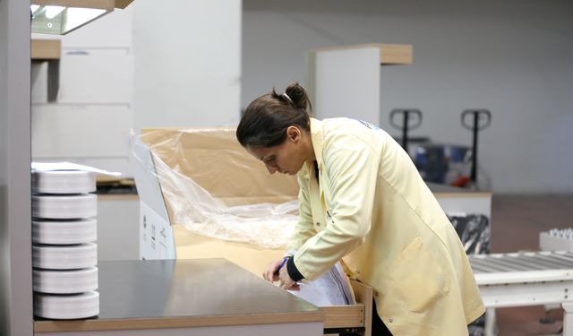 Niğde'de ilk fazı tamamlanan tesiste yıllık 7 bin ton likra üretiliyor