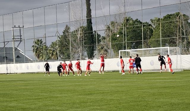 Antalya’da Es-Es güldü
