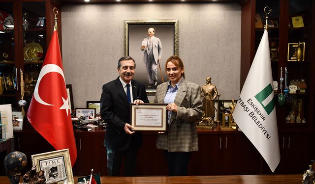 Tepebaşı'na Sağlığı Geliştiren Belediye belgesi