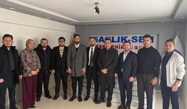 AK Parti İl Gençlik Kolları'ndan Sağlık-Sen Şube Başkanı Köksal'a ziyaret