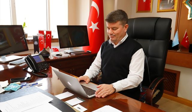 Aksaray Belediye Başkanı Dinçer, AA'nın 'Yılın Kareleri' oylamasına katıldı