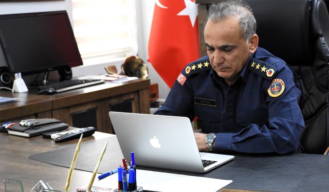 Aksaray İl Jandarma Komutanı Bayer, AA'nın 'Yılın Kareleri' oylamasına katıldı