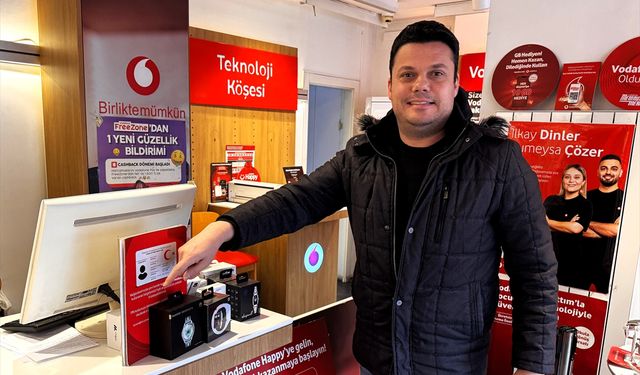 Aksaray'da telefon operatörü mağazasında unutulan 50 bin lira sahibine ulaştırıldı