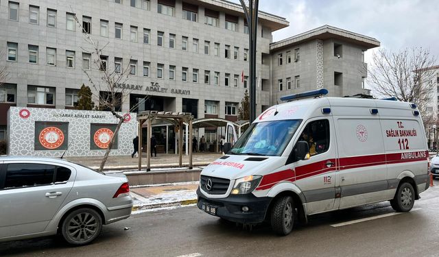 Aksaray'da üzerine yük asansörü düşen işçi yaralandı