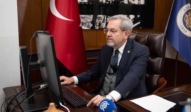 Ankara Üniversitesi Rektörü Ünüvar, AA'nın 'Yılın Kareleri' oylamasına katıldı