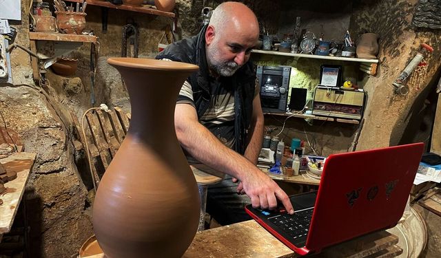 Avanoslu seramik ve çanak ustaları, AA'nın 'Yılın Kareleri' oylamasına katıldı