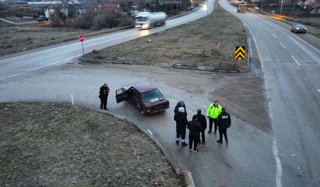 Bahşılı'da iki otomobilin çarpıştığı kazada 2 kişi yaralandı