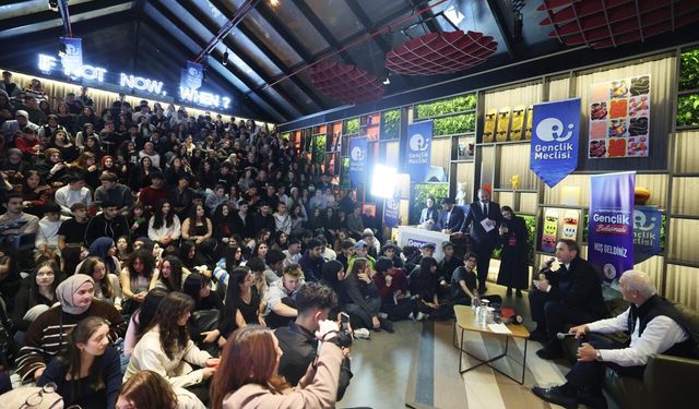 Bakan Bayraktar, Ümraniye Gençlik Buluşması programında konuştu: