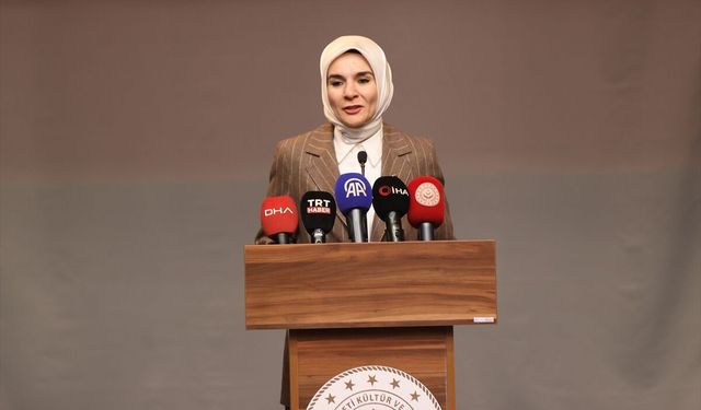 Bakan Göktaş, Nevşehir'de 'Ailede Kadıncık Ana İzleri Paneli'nde konuştu: