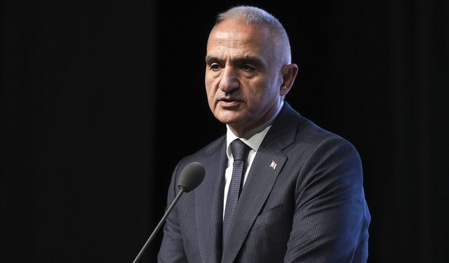 Bakanlar Memişoğlu ve Ersoy, Tıp ve Kültür-Sanat Sempozyumu'nda konuştu: