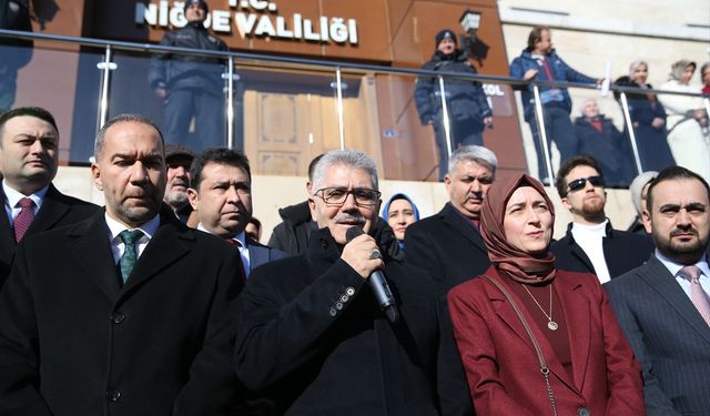 Bingöl Valisi olarak atanan Çelik, Niğde'den uğurlandı
