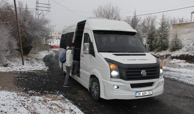 Bozkırdaki çocuklar belediyenin desteğiyle kulaç atmayı öğreniyor