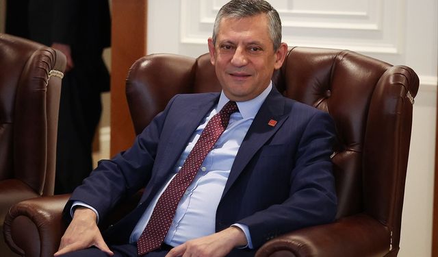 CHP Genel Başkanı Özel, Yeniden Refah Partisi Genel Başkanı Erbakan'ı ziyaret etti