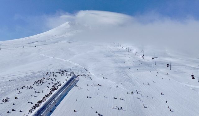 Erciyes yarıyıl tatilinde kayakseverlerle dolacak