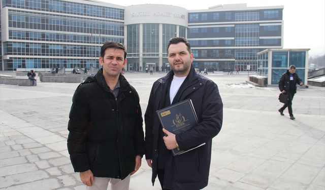 Hamburgerden çıkan kemiğin kırdığı 2 dişi için 1 milyon lira tazminat talebinde bulundu