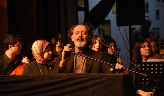 Karaman'da 'Kim var?' adlı sanat oratoryosu sahnelendi