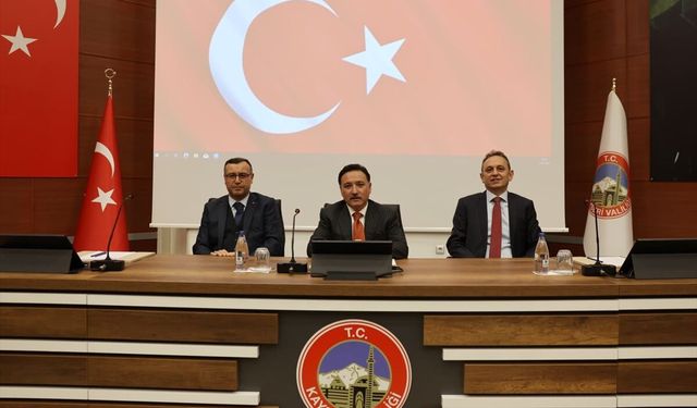 Kayseri Valisi Çiçek, hakim ve savcı yardımcılarıyla bir araya geldi