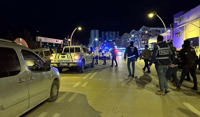 Kırıkkale'de kavgaya müdahale eden polis memuru bıçakla yaralandı