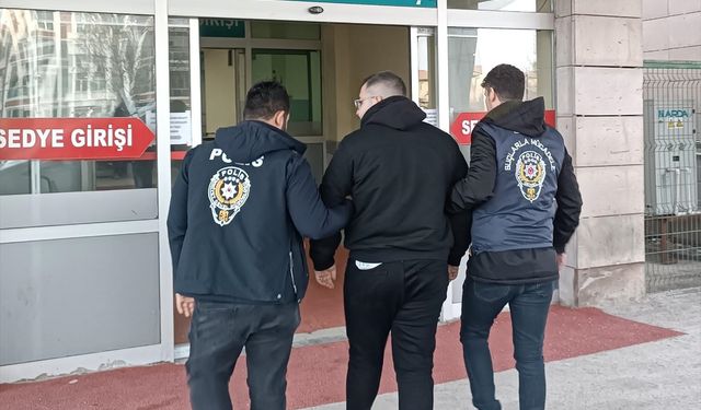 Kırşehir merkezli yasa dışı bahis operasyonunda yakalanan 2 zanlı tutuklandı