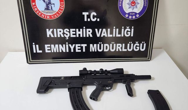 Kırşehir'de evlerinde ruhtasız tüfekle yakalanan 2 hırsızlık şüphelisi tutuklandı