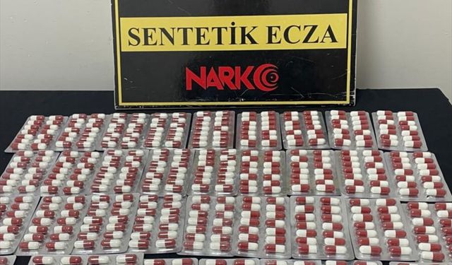 Kırşehir'de uyuşturucu operasyonunda yakalanan 3 zanlıdan 2'si tutuklandı