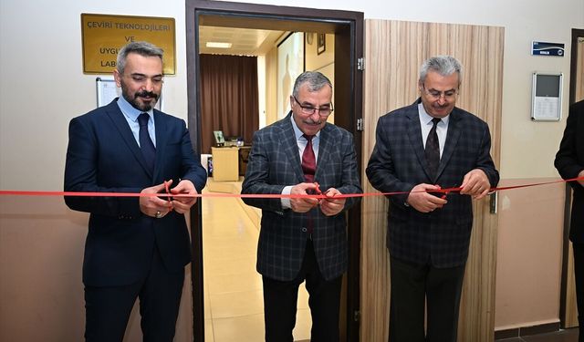 KMÜ'de çeviri laboratuvarı açıldı