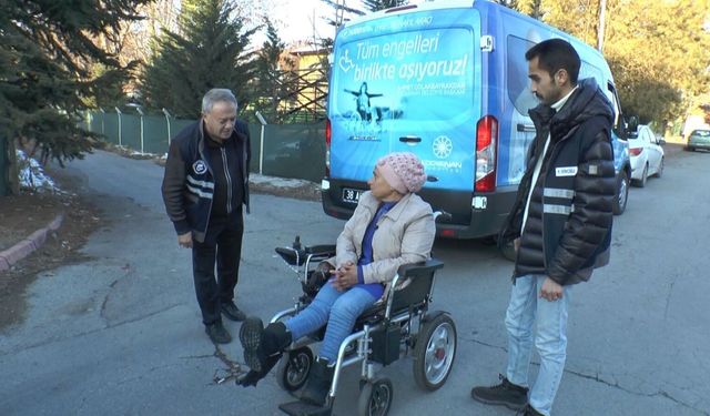 Kocasinan Belediyesi engelsiz nakil aracı ile engellilere ulaşım desteği veriyor