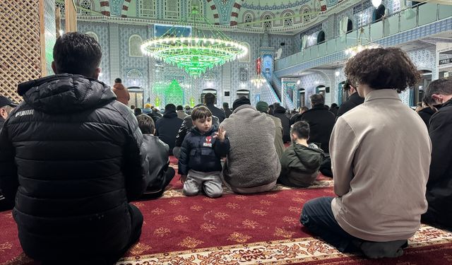 Konya ve çevre illerde Miraç Kandili dualarla idrak edildi