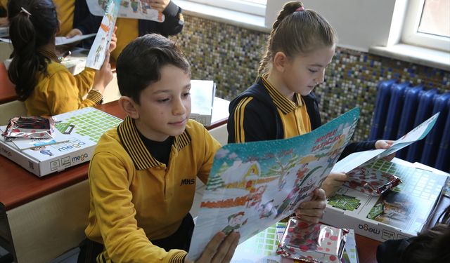 Konya ve çevre illerdeki okullarda öğrenciler karne heyecanı yaşadı