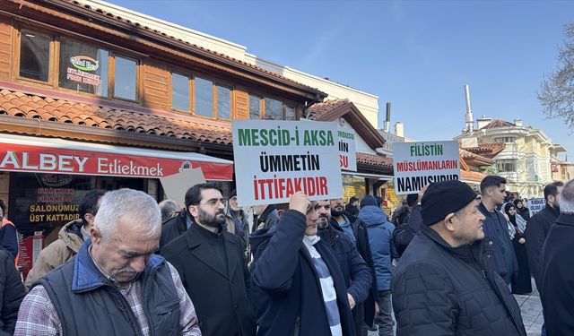 Konya'da bir grup Kudüs ve Gazze'ye destek için toplandı