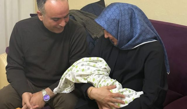 Konya'da 'Merhaba Bebek Projesi' kapsamında bir aileye ziyaret yapıldı