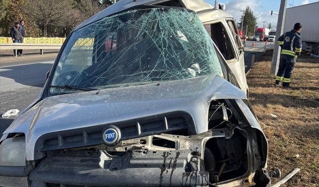 Konya'da otomobil ile kamyonun çarpışması sonucu 1 kişi öldü