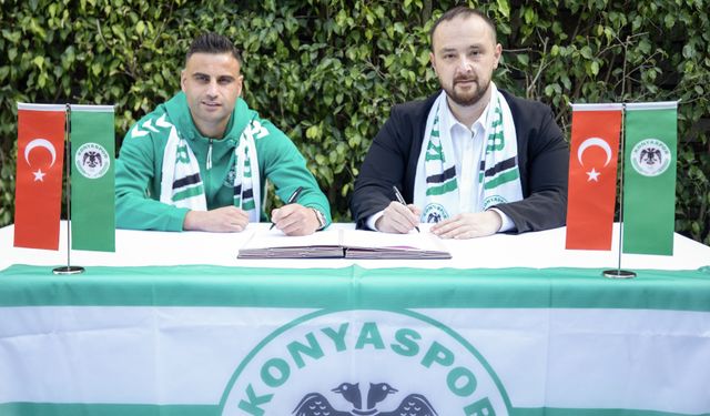 Konyaspor, deneyimli oyuncu Deniz Türüç'ü transfer etti