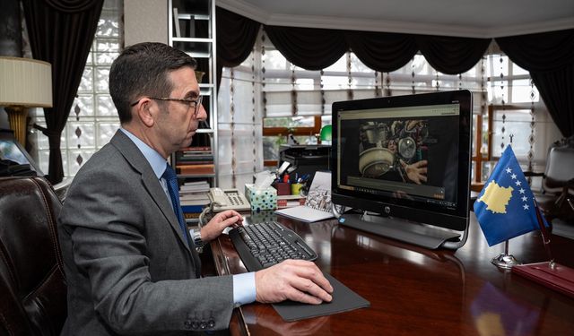 Kosova'nın Ankara Büyükelçisi Vrenezi, AA'nın 'Yılın Kareleri' oylamasına katıldı